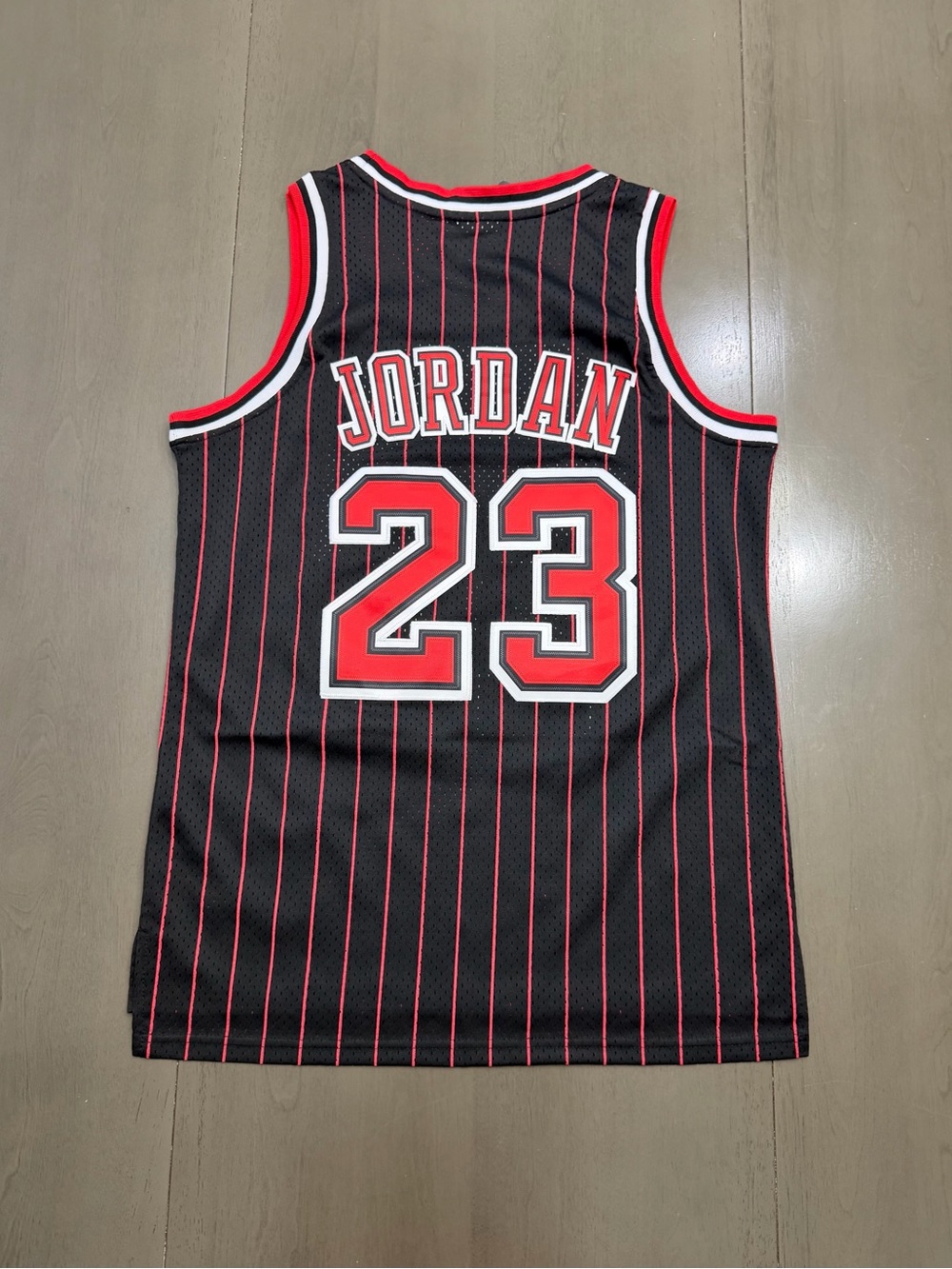 Bred Jordan jerseys - Picture 3 of 5